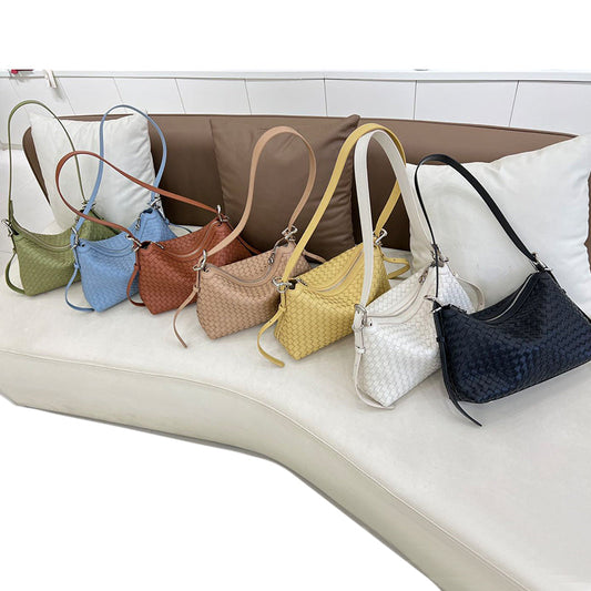 How to Choose a Stylish Women's Woven Bag